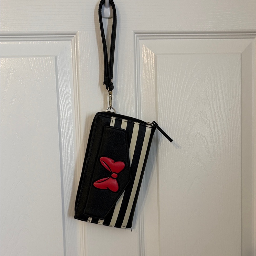 Disney Black and white Minnie Mouse Wristlet